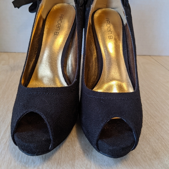 Arden B. Ginger Black Peep Toe Satin Bow Heels 8 - Picture 4 of 10